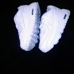 Nike max solid white size 5c